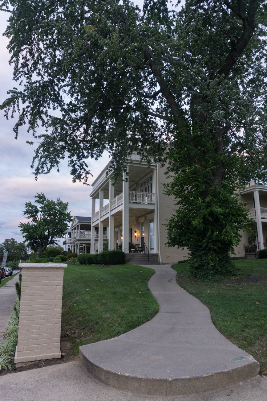 Covington’s Riverside Drive Is One Of The Prettiest Strolls You Can