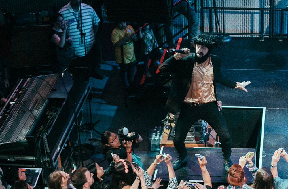 Yes. that's Macklemore. (Joshua Lewis / Seattle Refined)