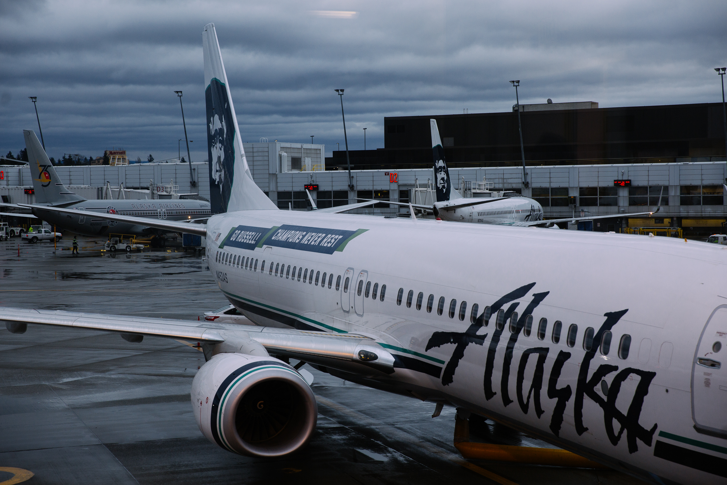 Photos Hawks fans travel to Carolina on Alaska�s Russell