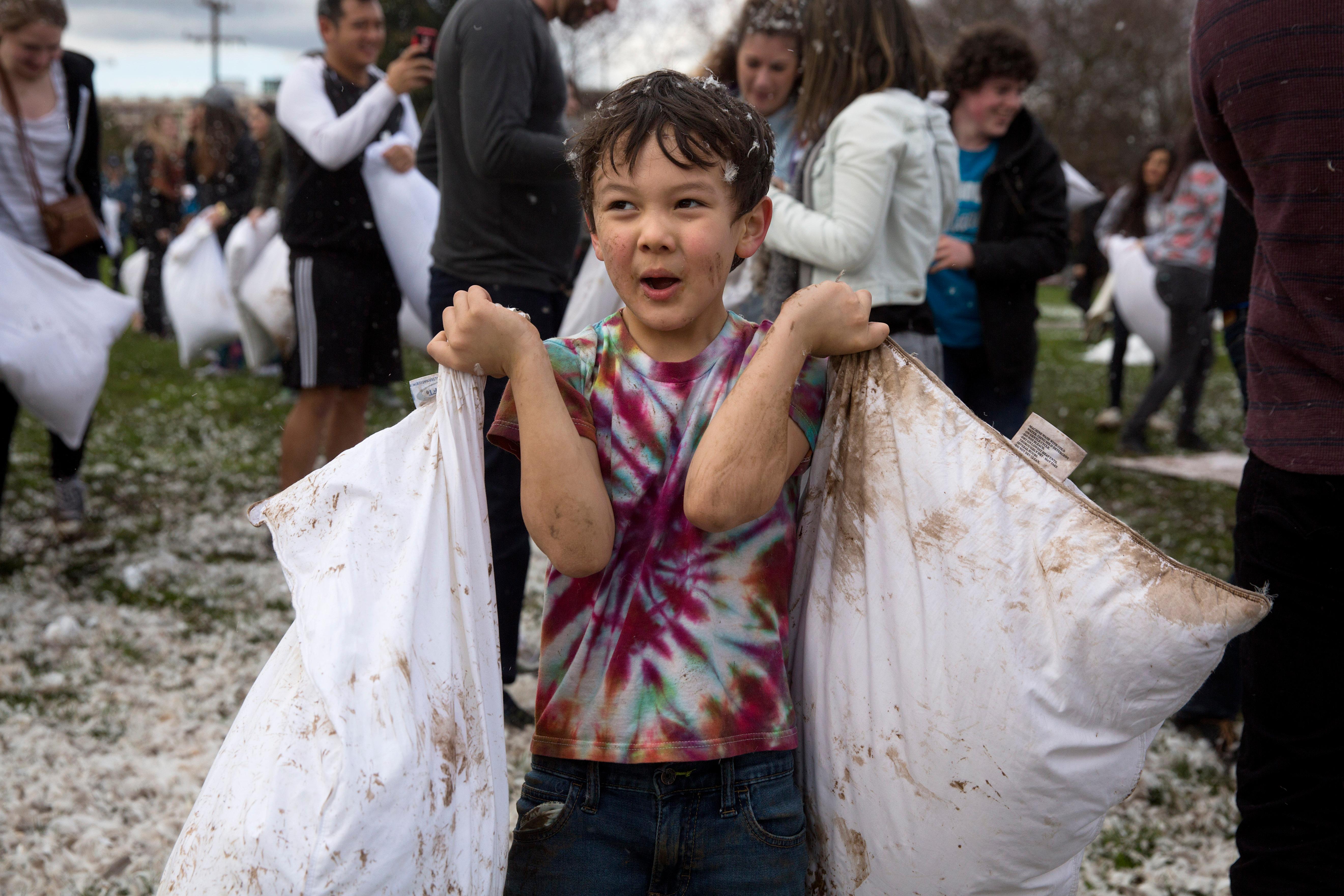 Photos PILLOW FIGHT! Seattle Refined