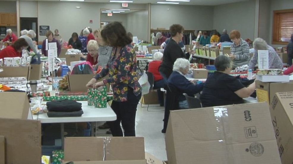 Grateful Grannies Play Santa To Cedar Rapids Families Kgan