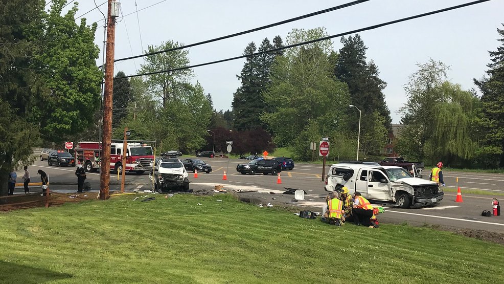 Two drivers hurt in crash along Pacific Hwy in Lake Oswego KATU