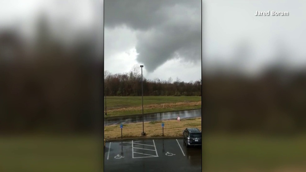 EF2 Tornado hits Paducah, Kentucky WZTV