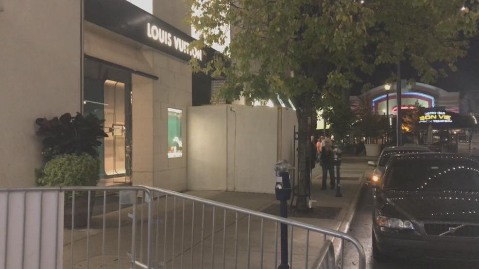 Police: $150K in merchandise stolen during smash and grab at Easton Louis Vuitton store | WSYX