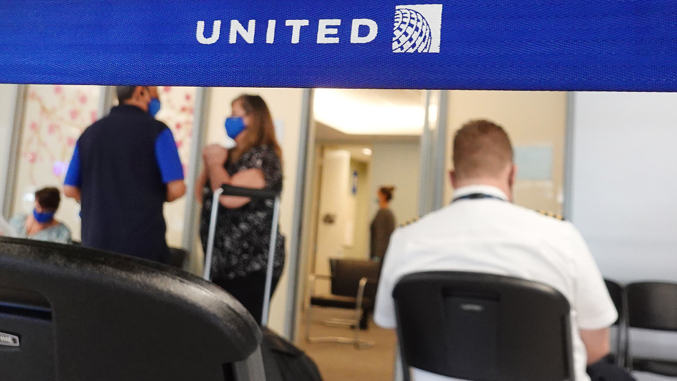 Judge bars United from putting unvaccinated workers on leave