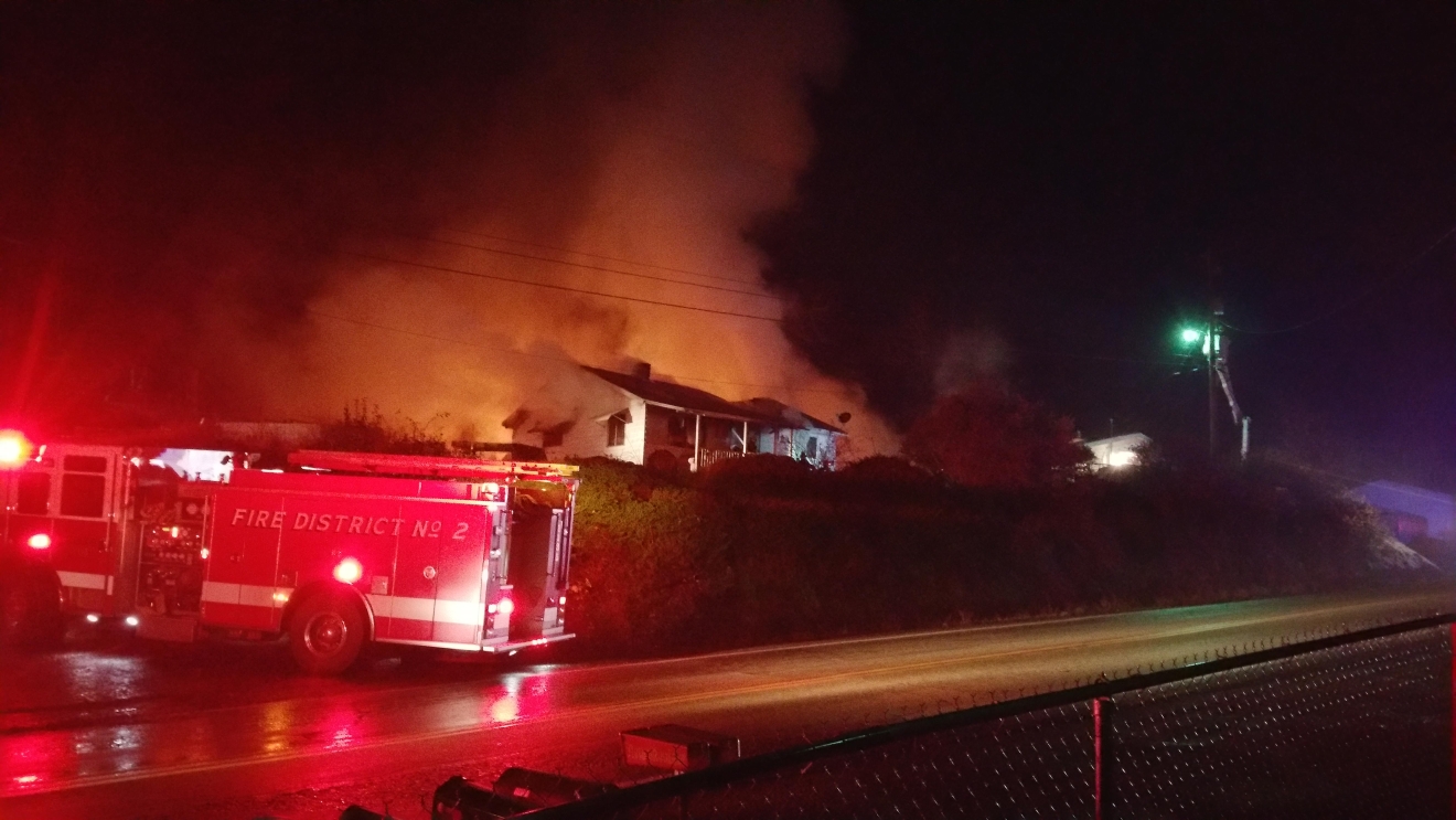 Firefighters Heat Lamp For Sick Dog Set Home On Fire While Family A Heat Lamp Set Up In Garage To Keep Sick Dog Warm The