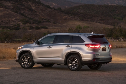 2017 Toyota Highlander A Family Ready Suv Wuhf 2017 Toyota Highlander Xle Awd Image Courtesy Of Motor S
