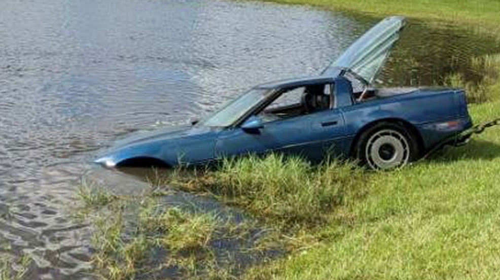 Police officers rescue tow truck driver in Port St. Lucie | WTVX